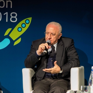 Presidente della Regione Campania Vincenzo De Luca ERG RE-Generator Challenge 2018 - Finale - marcovitalefotografo.com-7992