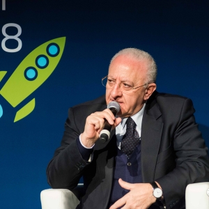 Presidente della Regione Campania Vincenzo De Luca ERG RE-Generator Challenge 2018 - Finale - marcovitalefotografo.com-7997